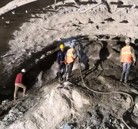 霸州拱顶带模注浆料的施工流程及注意事项